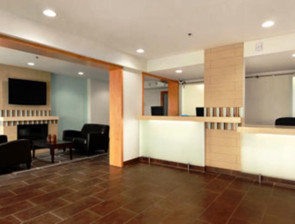 Baymont By Wyndham Reno Hotel Dalaman gambar